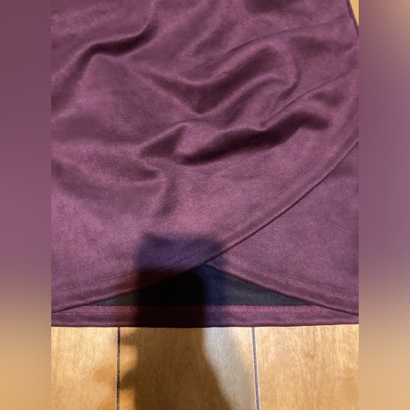 NWT Ladies Size Small SHEIN Bae Burgundy Lined Skirt - Picture 4 of 13